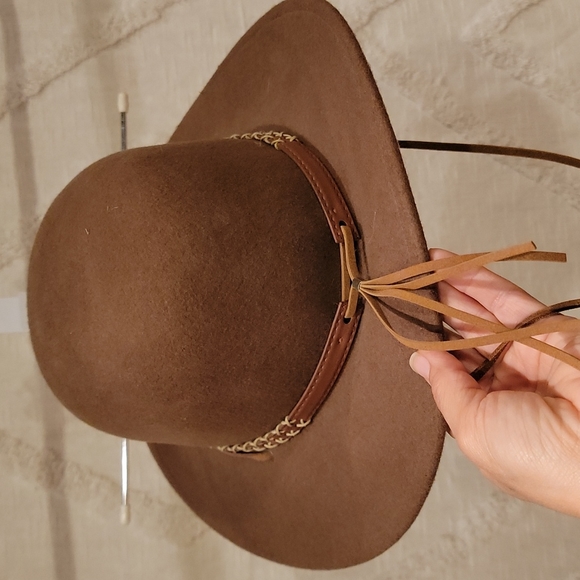 Hat - Picture 2 of 4